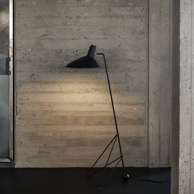 Tripod Floor Lamp By And Tradition Lifestyle View3
