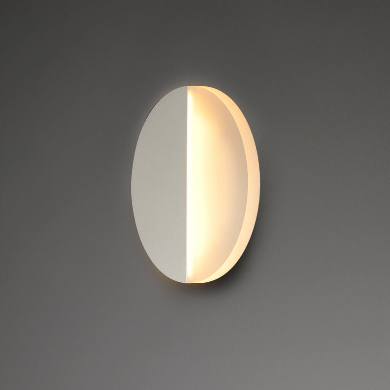 Alumilux Glow Outdoor Wall Sconce - White Lifestyle